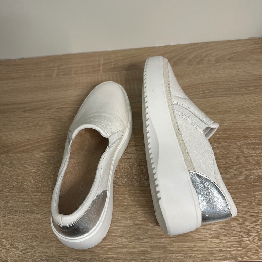 Vionic‎ Womens Kearny Slip On Sneaker US 9.5 Wide White Silver Leather Platform - Picture 10 of 16